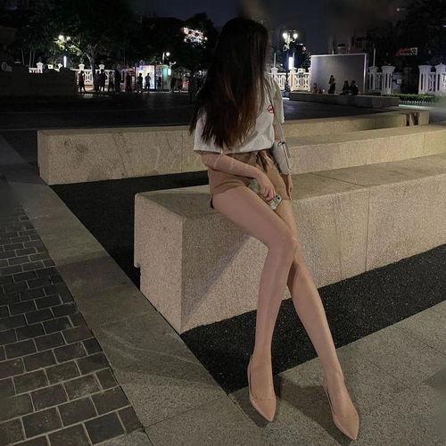 国产美女露脸,镜头下的美丽瞬间